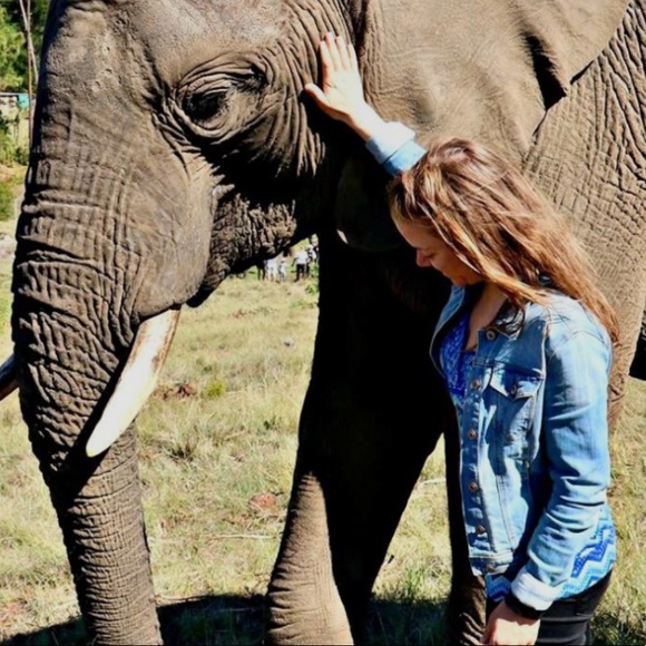 Meet your Posher, Danielle - Picture 1 of 1